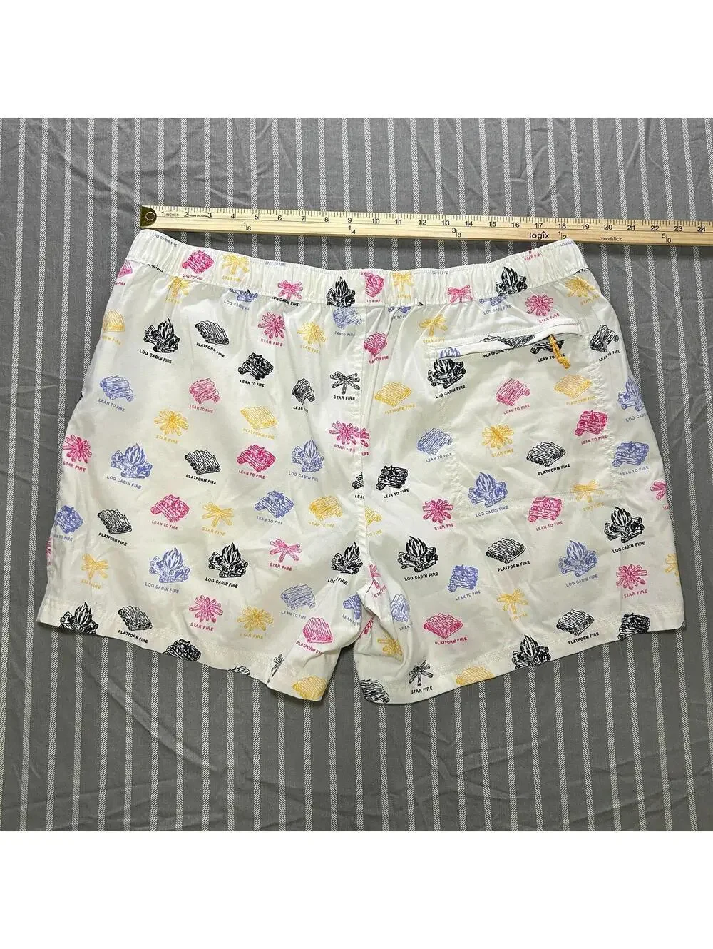 The North Face Men's Class V Ripstop Board Shorts in white 